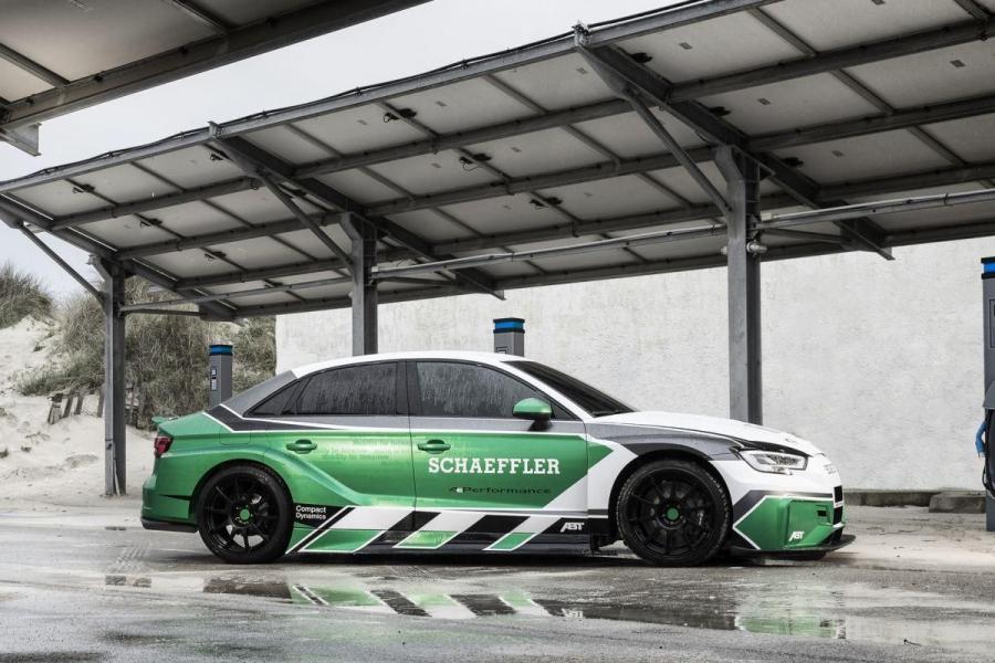  Audi RS3 Sportback 4ePerformance by Schaeffler 2018 года  (фото 2 из 5)
